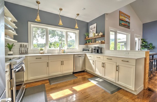 Northside House | Walk to TN River Activities-Parks-Shops-Dining-Publix