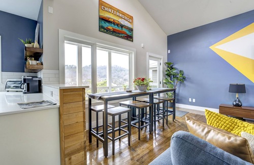 Northside House | Walk to TN River Activities-Parks-Shops-Dining-Publix