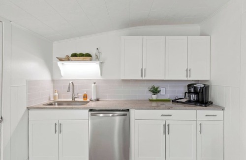Canandaigua Apartment | Walk to town and Canandaigua Lake | Finger Lakes