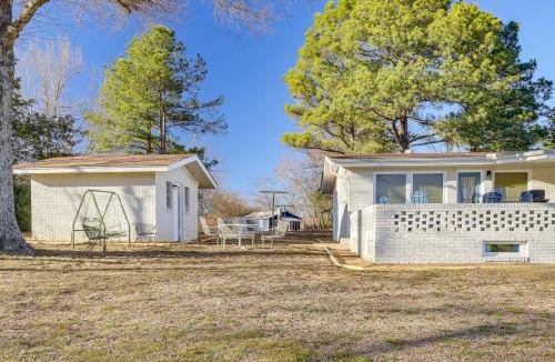 Quitman House | Walk to Town: Historic Quitman Gem w/Private Yard