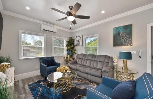 North Oak Park House | Walk to UC Davis Medical Center! Duplex w/Patio