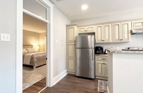 Hot Springs Apartment | Walk to VA Hospital, Restaurants + More ~ Excellent for Traveling Professionals!