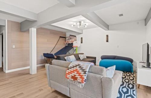 Forestdale House | Walk to Water, Kayaks Included, Updated Home