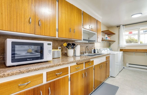 Old Ballard Condo | Walk to Waterfront! Scandi-Boho Seattle Apartment