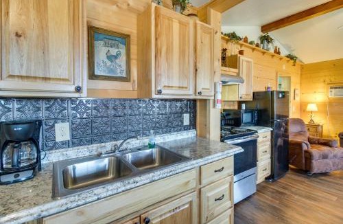 Mountain View House | Walk to White River: Mountain View Family Cabin!