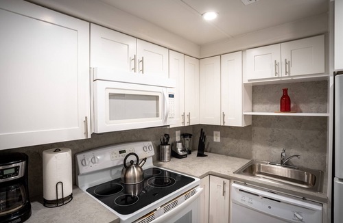 Wilton Manors House | Walk to Wilton Drive - Spacious Quiet Villa 1