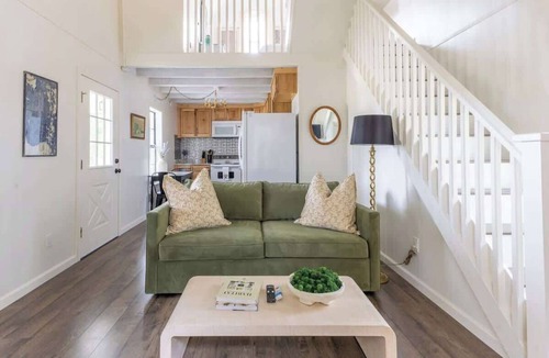 Round Top House | Walk to Wine & Antiques in Round Top | Sleeps 20