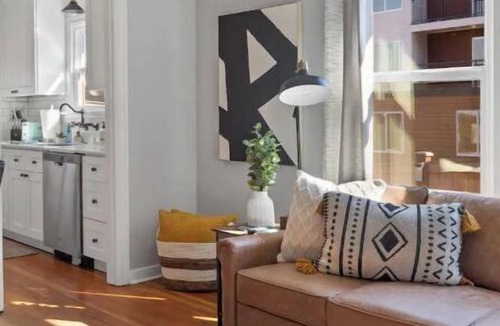 West Ridge House | Walk to Wineries & Restaurant’s!