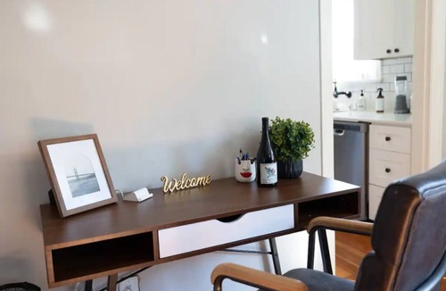 West Ridge House | Walk to Wineries & Restaurant’s!