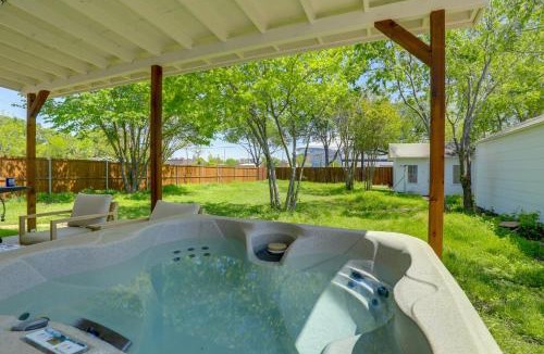 Central Arlington House | Walk to World Cup 2026 Arlington Home with Hot Tub!
