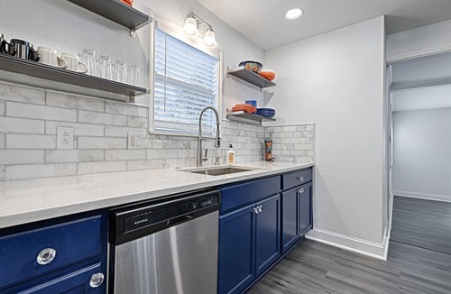 Central Arlington House | Walk to World Cup! | Dream City Retreat | 3BR/2BA w/Firepit & Modern Comforts
