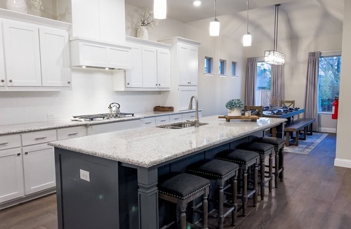Arlington House | Walk To World Cup: Game Room Hot Tub Putting Green 4 Full Baths Walk to Stadiums