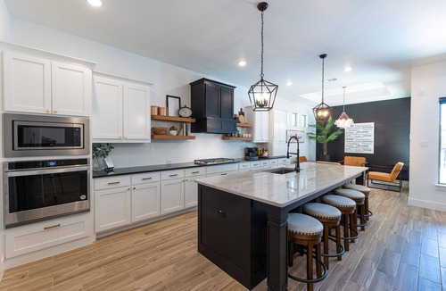 Arlington House | Walk To World Cup: Resort Style Home Pool Spa Game Room Luxury
