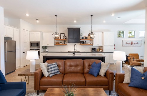 Arlington House | Walk To World Cup: Resort Style Home Pool Spa Game Room Luxury
