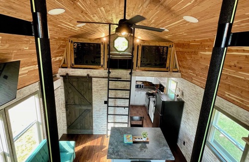 Kansas City Cabin | Walk to World Cup Stadium - Cozy Bear Cabin