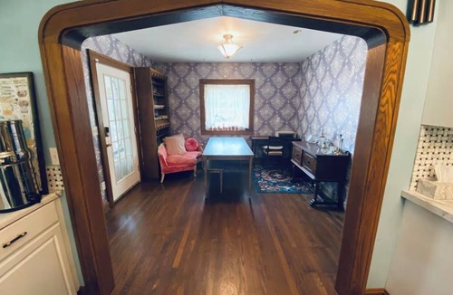 Kansas City House | Walk to World Cup Stadium Private Home + Cabin + 3 Acre Estate