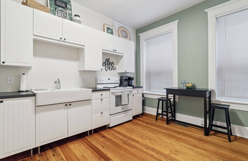 Downtown Chattanooga House | Walk & Wander - Choo Choo, Eats, Southside Fun - Sleeps 12
