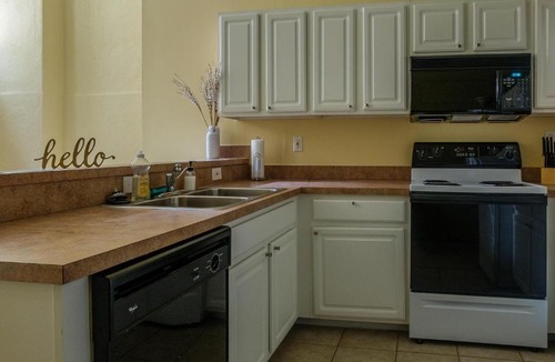 Gateway District Apartment | Walkable 1BR Apt Downtown by Frontdesk