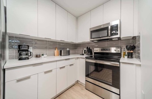 Charlotte Center City Apartment | Walkable 3 Bedroom Uptown, Parking
