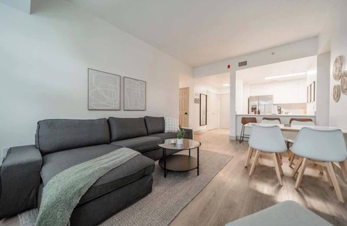 Charlotte Center City Apartment | Walkable 3 Bedroom Uptown, Parking