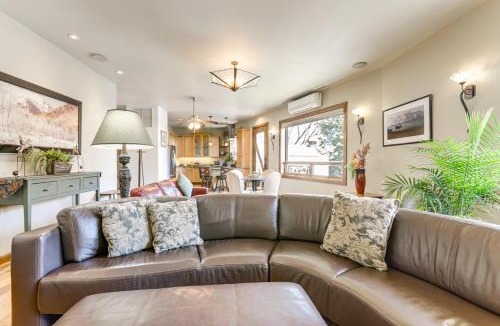 Carbondale Apartment | Walkable Apt in Carbondale: 'Luxury Artist's Loft'