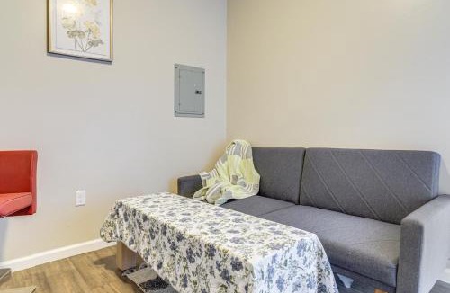 Newport Apartment | Walkable Apt in York St Historic District