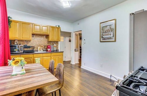 Lodi Apartment | Walkable Apt Near MetLife: Pet-Friendly Lodi Stay