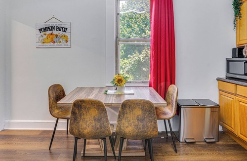 Lodi Apartment | Walkable Apt Near MetLife: Pet-Friendly Lodi Stay