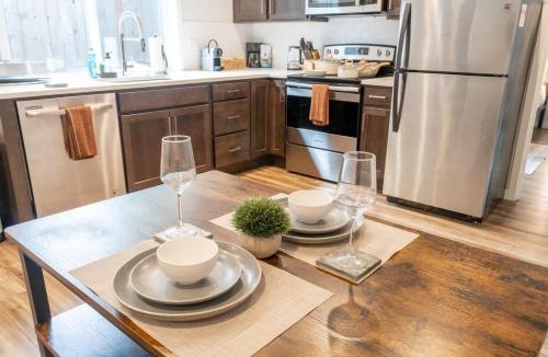 Vernon House | Walkable Apt Next to Restaurants, Bars, and Shops!