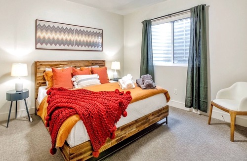 Holladay House | Walkable Cozy Downstairs Suite in Holladay!
