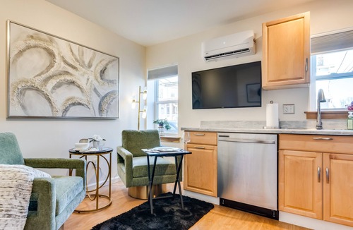 Downingtown Apartment | Walkable Downingtown Studio w/Spacious Deck