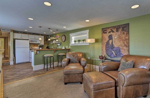 Logan Apartment | Walkable Downtown Logan Apartment w/Rooftop Deck