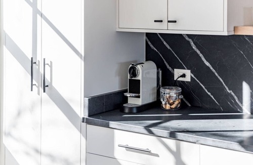Court House Hill Villa | Walkable Downtown Townhome w/Nespresso + Garage!