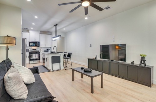East Downtown Houston House | Walkable E Downtown Houston Townhome: Pet-Friendly
