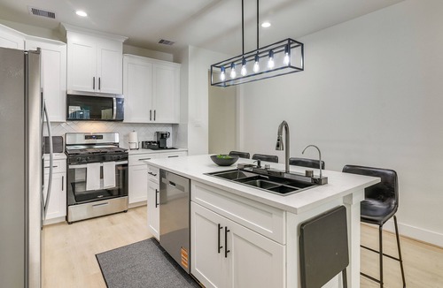 East Downtown Houston House | Walkable E Downtown Houston Townhome: Pet-Friendly