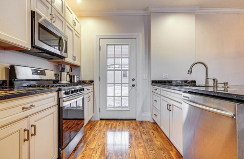Ellicottville House | Walkable Gem w/Deck: Stay & Play in Ellicottville