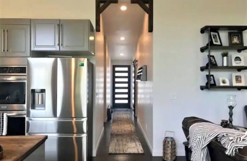 Gig Harbor House | Walkable Harbor Escape Modern 2 Bedroom Getaway
