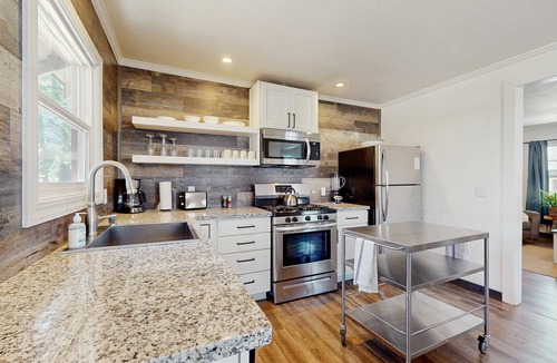 Lakeside Park Cabin | Walkable home just 3 blocks to Heavenly Village with hot tub & firepit