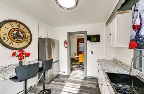 Teaneck Apartment | Walkable Location, 8 Mi to MetLife: Teaneck Escape
