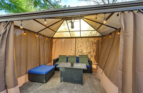 Teaneck Apartment | Walkable Location, 8 Mi to MetLife: Teaneck Escape