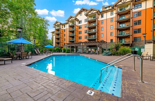Gatlinburg Condo | Walkable luxury condo w/free attraction tickets, balcony, & jetted tub
