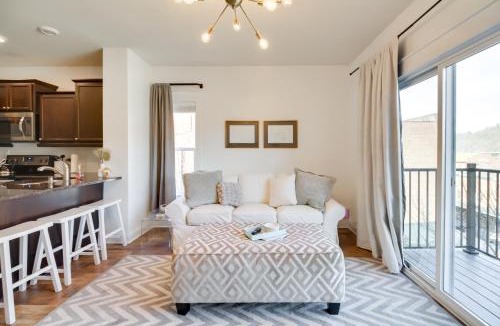 Central Business District House | Walkable Lynchburg Condo w/Private Balcony