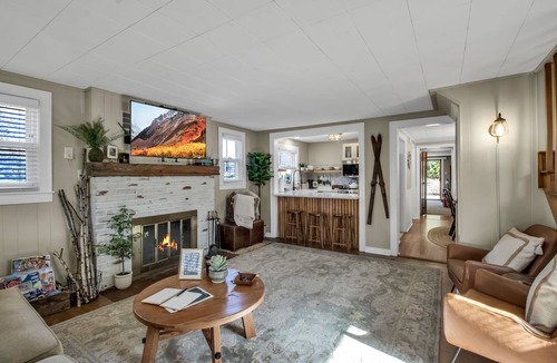 Ellicottville House | Walkable, Pet friendly, Farmhouse