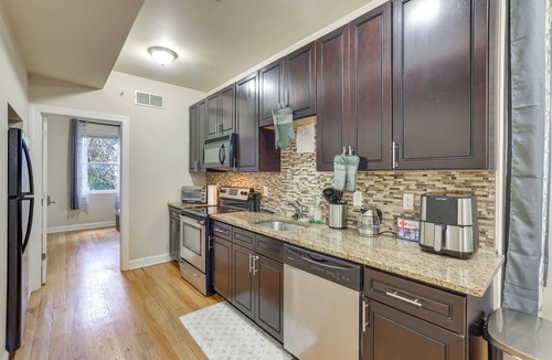 North Philadelphia West Apartment | Walkable Philly Rowhouse Near Public Transit!