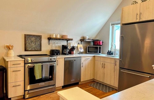 Cole Apartment | Walkable RiNo - Downtown - Modern Comfortable - Perfect visit or remote work