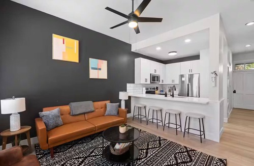 Soulard Apartment | Walkable Soulard Fast WiFi Fire Pit Parking