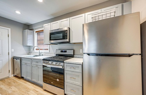 Hudson Apartment | Walkable Stay Near Hudson River, Dining & Shopping