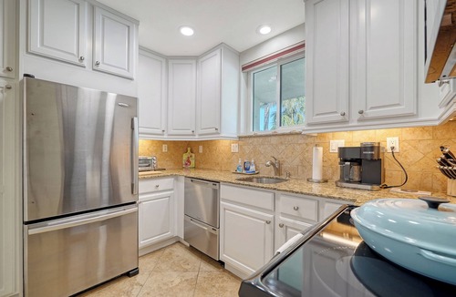 Saint Armands Key Condo | Walkable to Beach, Restaurants, Entertainment & More!