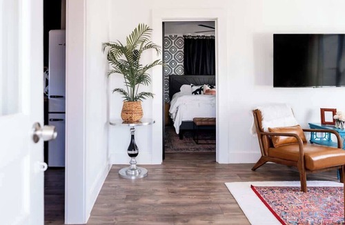 Fayetteville House | Walkable to Fayetteville + Wine Bar | Sleeps 4
