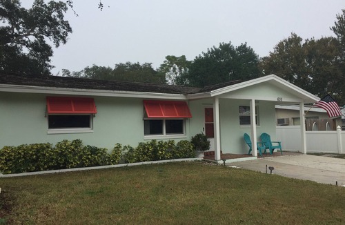 Safety Harbor House | Walkable to Main Street
